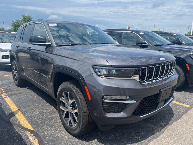 new 2025 Jeep Grand Cherokee car, priced at $39,990