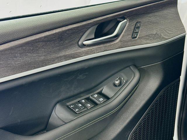 new 2025 Jeep Grand Cherokee car, priced at $38,400