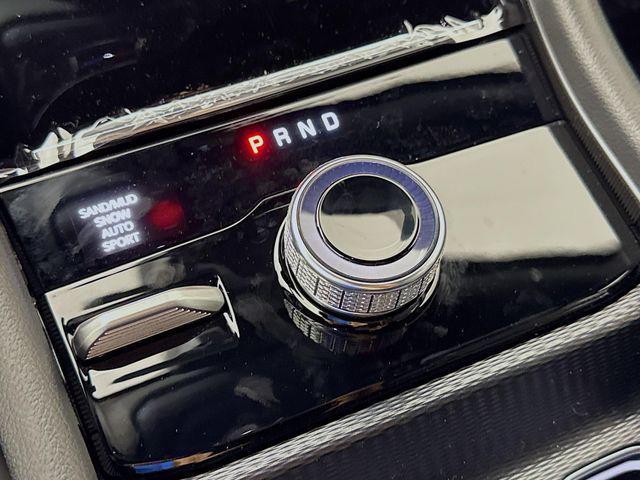 new 2025 Jeep Grand Cherokee car, priced at $38,400