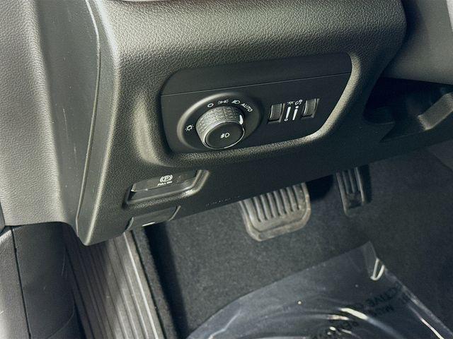 new 2025 Jeep Grand Cherokee car, priced at $38,400