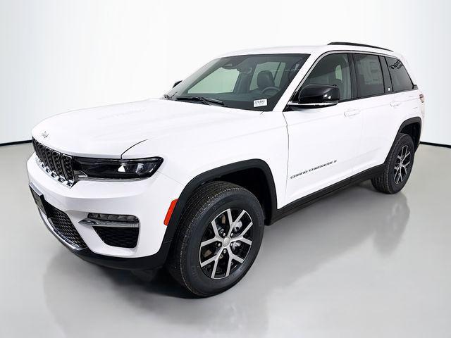 new 2025 Jeep Grand Cherokee car, priced at $38,400