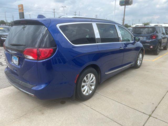 used 2018 Chrysler Pacifica car, priced at $16,877