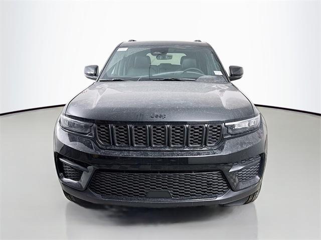 new 2025 Jeep Grand Cherokee car, priced at $40,025