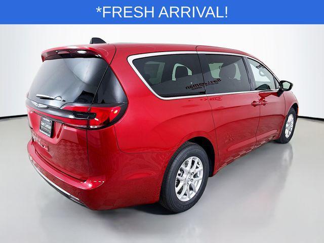new 2025 Chrysler Pacifica car, priced at $39,940