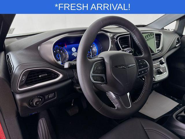 new 2025 Chrysler Pacifica car, priced at $39,940