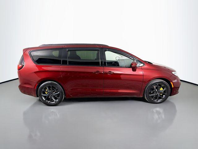 used 2021 Chrysler Pacifica car, priced at $26,999