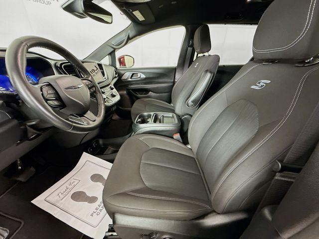 used 2021 Chrysler Pacifica car, priced at $26,999