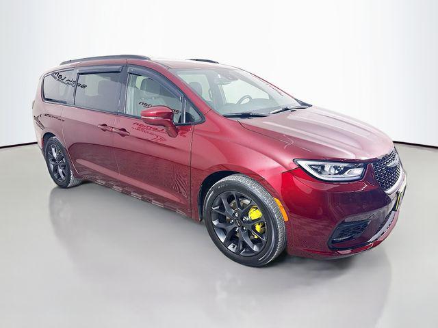 used 2021 Chrysler Pacifica car, priced at $26,999