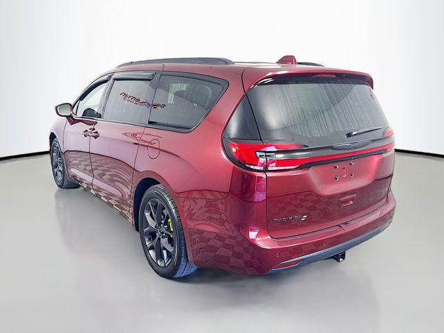 used 2021 Chrysler Pacifica car, priced at $26,999