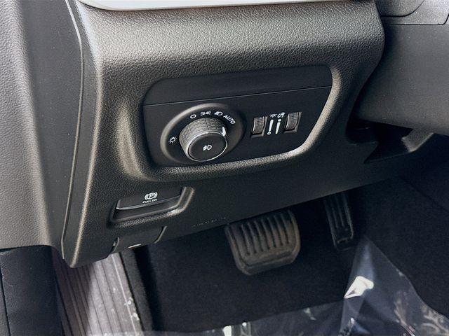 new 2025 Jeep Grand Cherokee L car, priced at $43,610