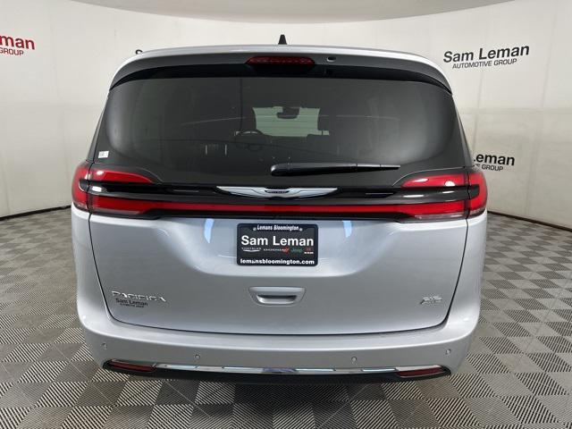 new 2024 Chrysler Pacifica car, priced at $38,885