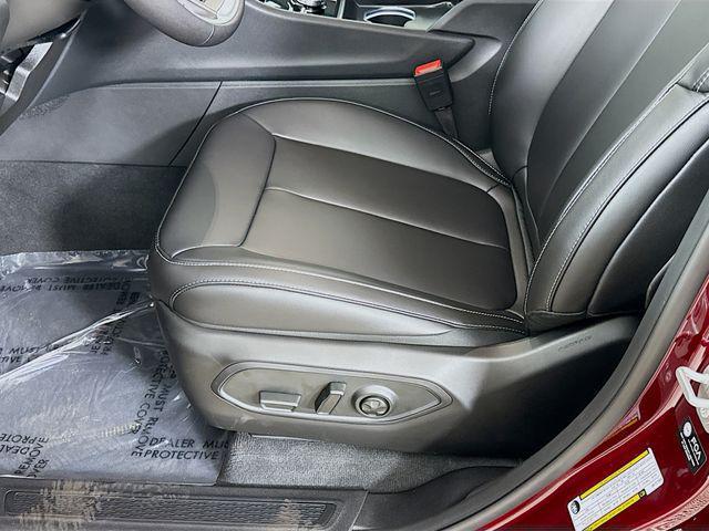 new 2025 Jeep Grand Cherokee car, priced at $39,990