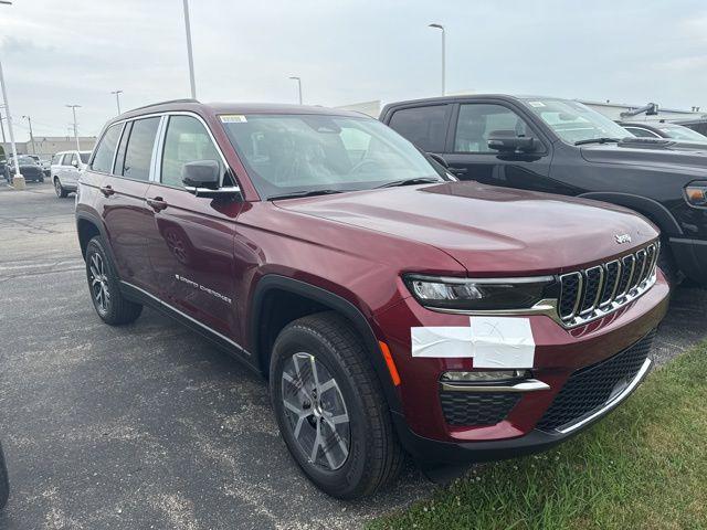 new 2025 Jeep Grand Cherokee car, priced at $39,990