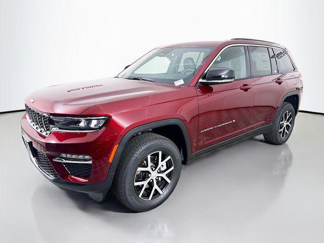new 2025 Jeep Grand Cherokee car, priced at $39,990
