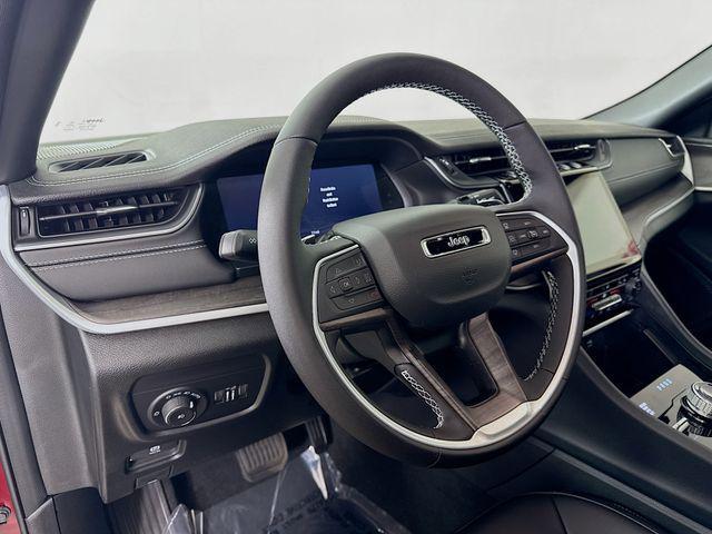 new 2025 Jeep Grand Cherokee car, priced at $39,990