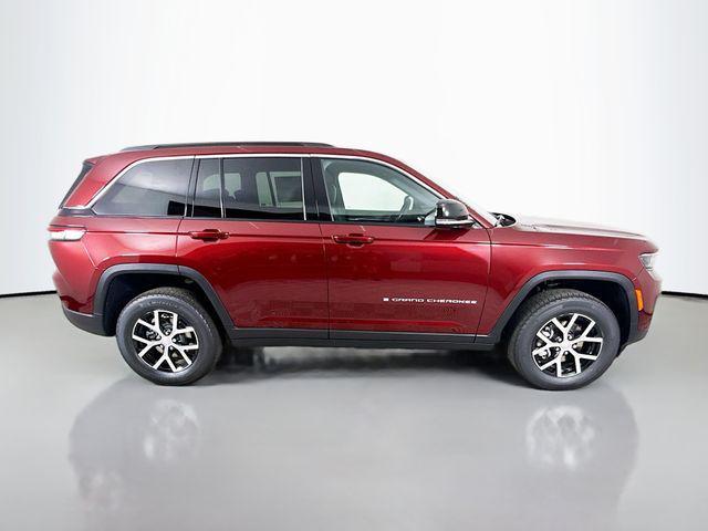 new 2025 Jeep Grand Cherokee car, priced at $39,990