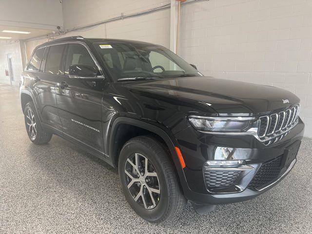 new 2025 Jeep Grand Cherokee car, priced at $52,010