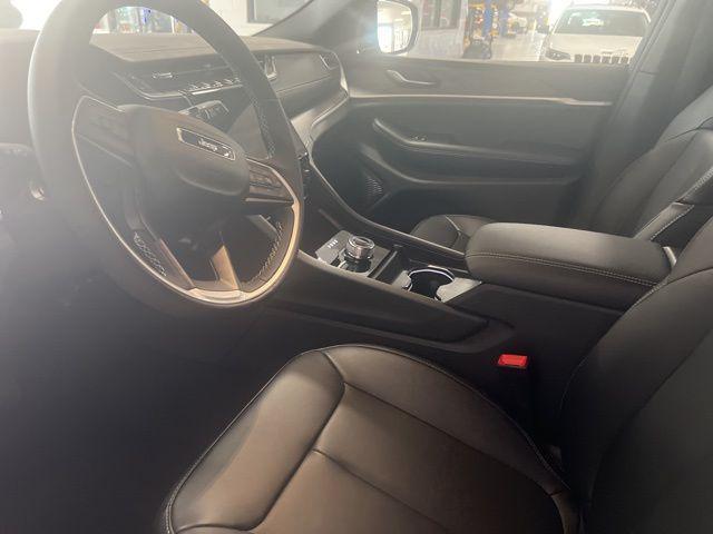 new 2025 Jeep Grand Cherokee car, priced at $52,010