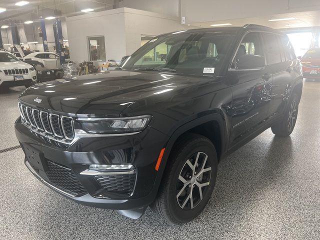 new 2025 Jeep Grand Cherokee car, priced at $52,010