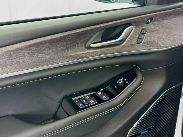 used 2023 Jeep Grand Cherokee car, priced at $42,899