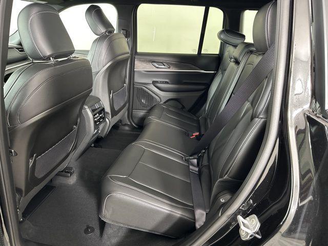 new 2025 Jeep Grand Cherokee car, priced at $37,295