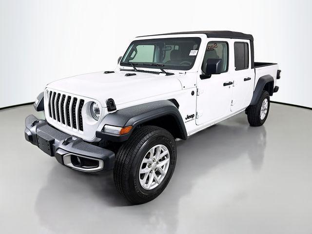 used 2023 Jeep Gladiator car, priced at $32,995