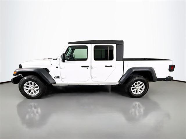 used 2023 Jeep Gladiator car, priced at $34,590