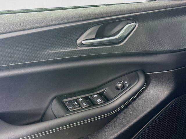 new 2025 Jeep Grand Cherokee car, priced at $39,230