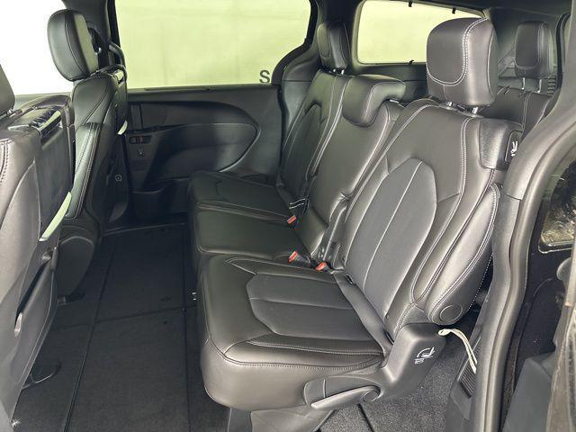 new 2025 Chrysler Pacifica car, priced at $45,070