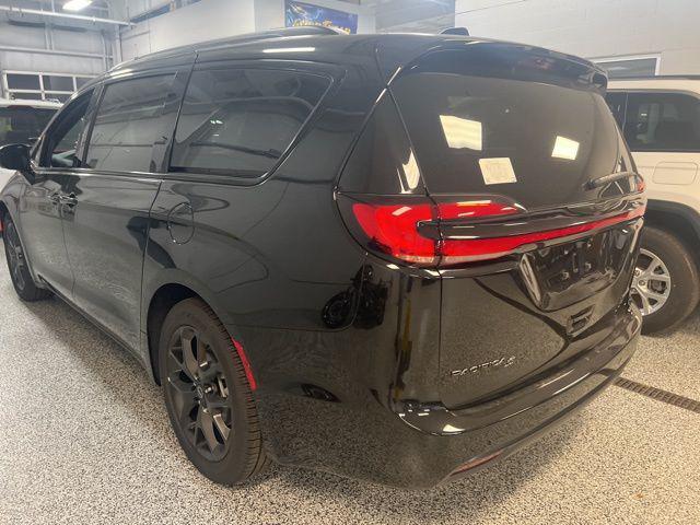 new 2026 Chrysler Pacifica car, priced at $46,815