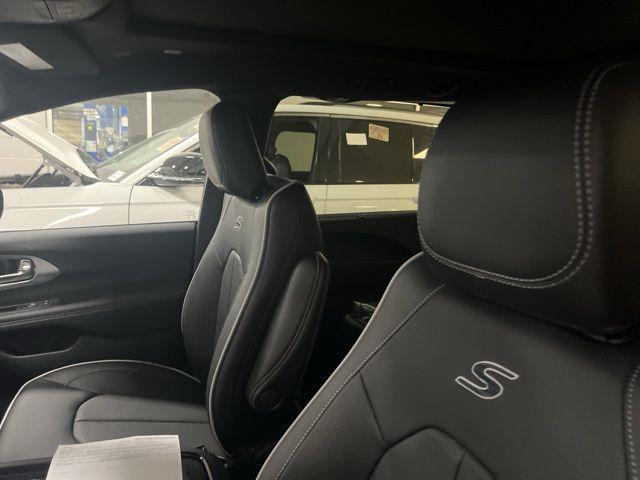 new 2026 Chrysler Pacifica car, priced at $46,815
