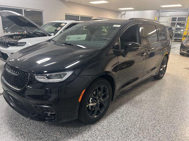 new 2026 Chrysler Pacifica car, priced at $46,815