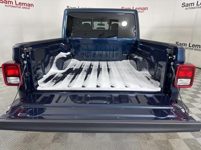 new 2025 Jeep Gladiator car, priced at $38,685