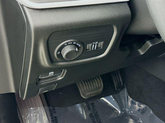 new 2025 Jeep Grand Cherokee L car, priced at $40,415