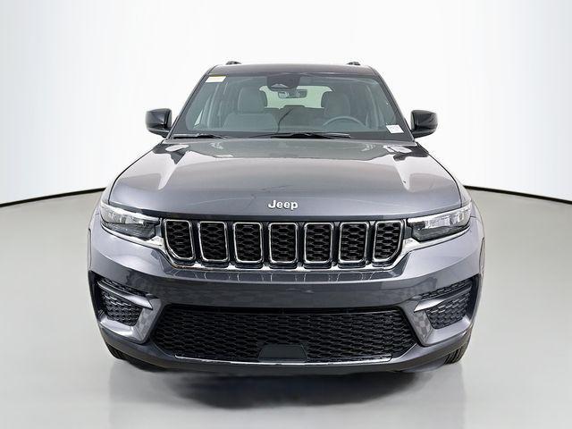 new 2025 Jeep Grand Cherokee car, priced at $37,470