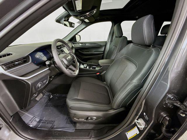 new 2025 Jeep Grand Cherokee car, priced at $37,470
