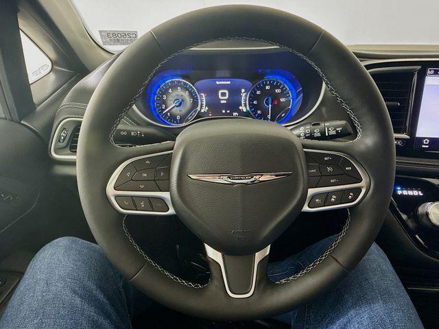 new 2025 Chrysler Pacifica car, priced at $40,220