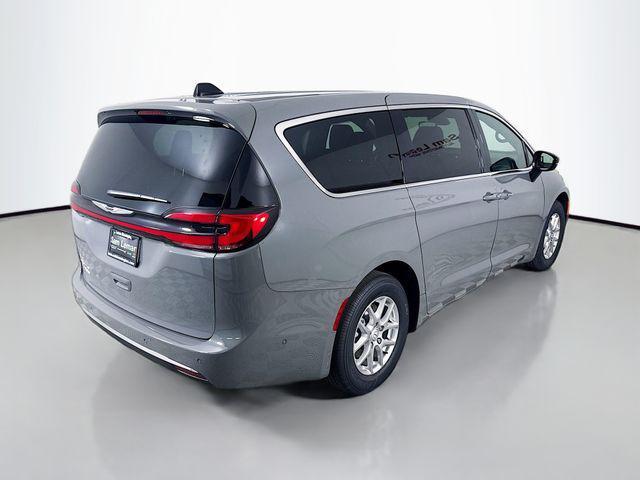 new 2025 Chrysler Pacifica car, priced at $40,220