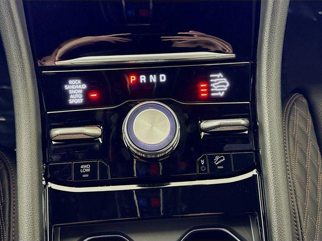 new 2025 Jeep Grand Cherokee car, priced at $57,175