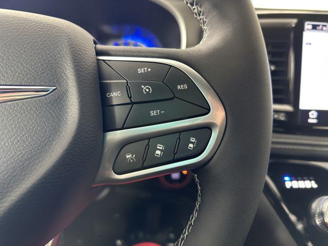 new 2025 Chrysler Pacifica car, priced at $40,920