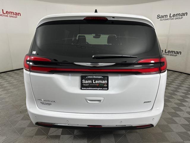 new 2025 Chrysler Pacifica car, priced at $39,920