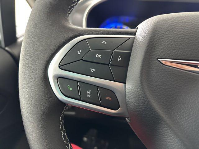 new 2025 Chrysler Pacifica car, priced at $40,920