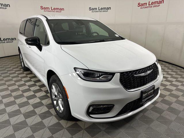new 2025 Chrysler Pacifica car, priced at $40,920