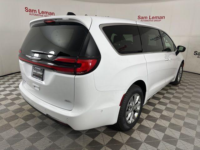 new 2025 Chrysler Pacifica car, priced at $40,920