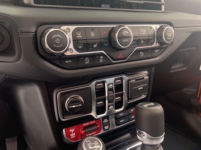 new 2025 Jeep Wrangler car, priced at $60,060