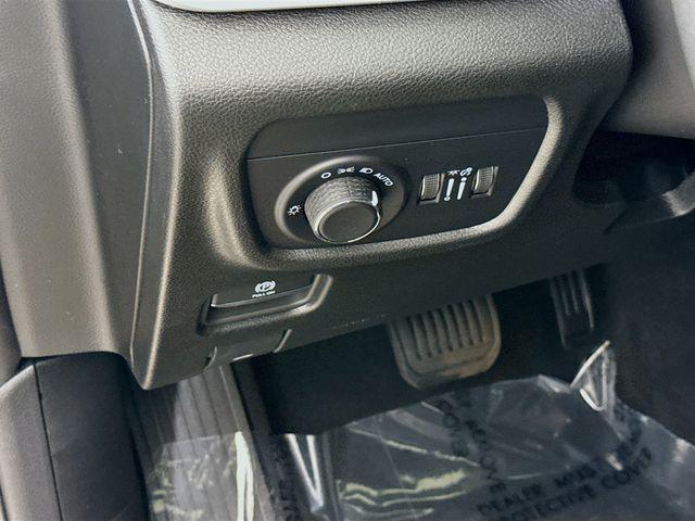 new 2025 Jeep Grand Cherokee L car, priced at $38,920
