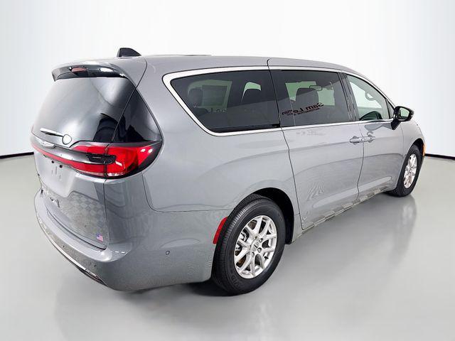 new 2025 Chrysler Pacifica car, priced at $40,920