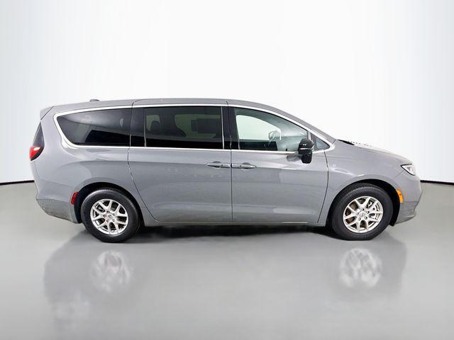 new 2025 Chrysler Pacifica car, priced at $40,920