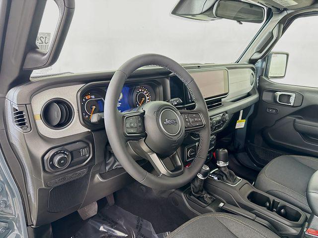 new 2025 Jeep Wrangler car, priced at $46,075