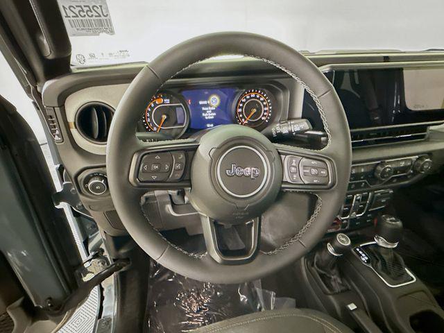 new 2025 Jeep Wrangler car, priced at $46,075